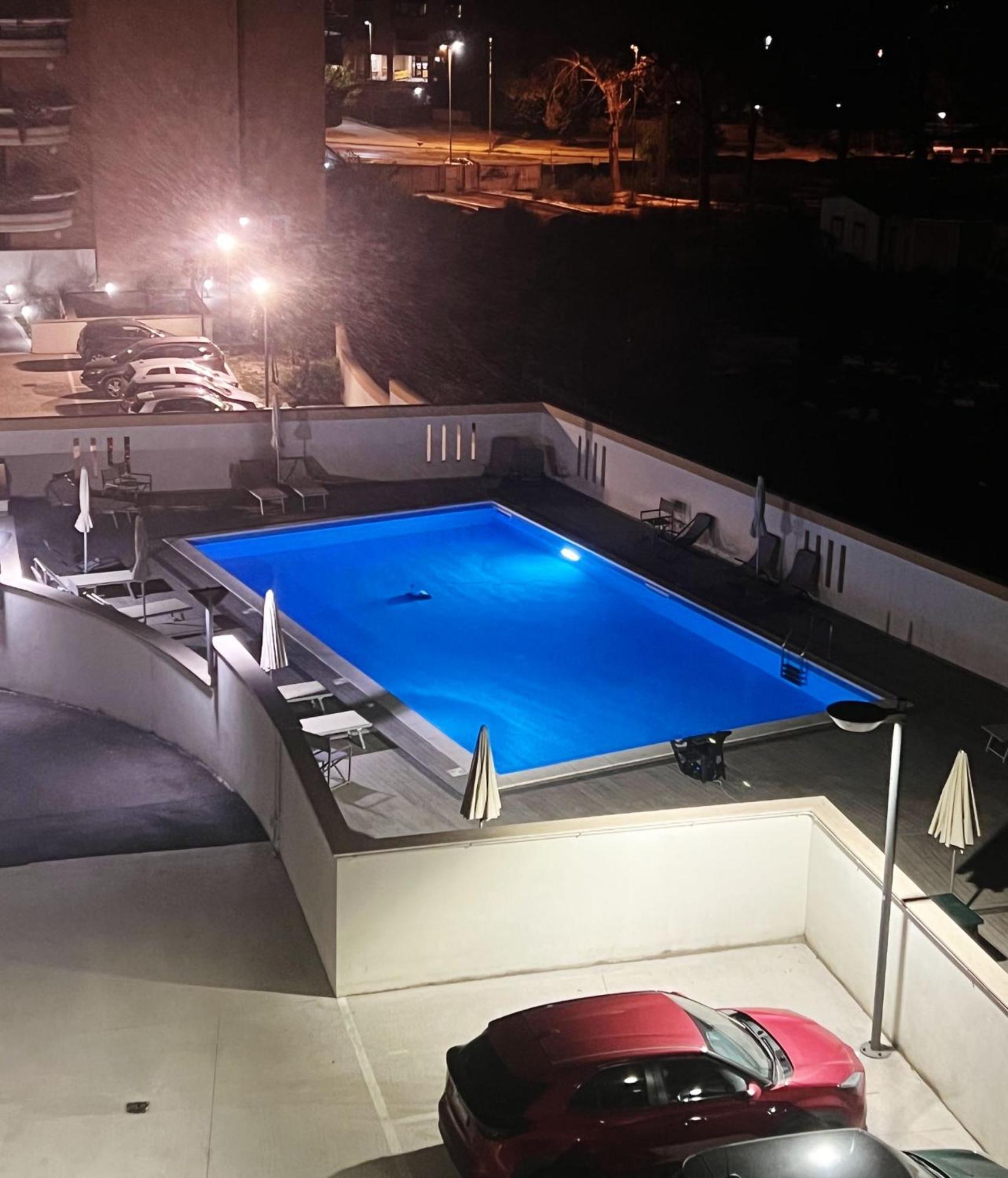 Galo Luxury House Rom